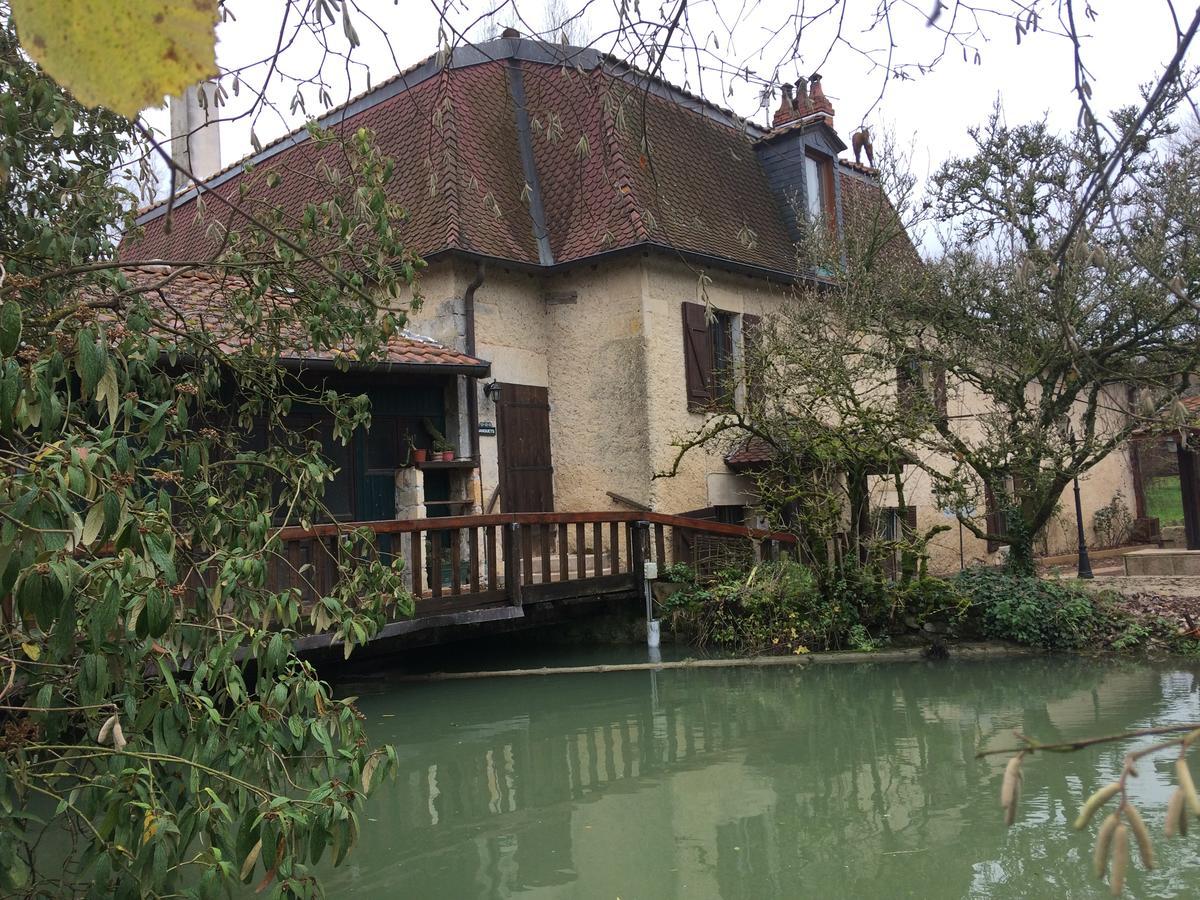Logis Hotel Le Chantoiseau Chaumont-sur-Aire Exterior photo